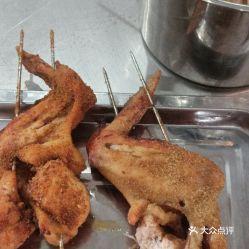 地摊网红烤鸡翅做法,地摊网红烤鸡翅秘制攻略