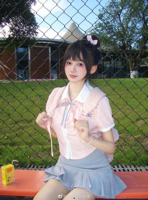 女网红四爷,揭秘网络红人的魅力与影响力”