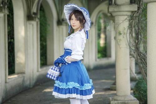 园丁cos吃瓜,趣味横生演绎夏日清凉