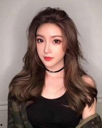 中国脸型小的网红,小脸美女的时尚密码”