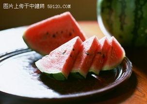 泡泡吃瓜靠谱吗,网络热词背后的真相与反思